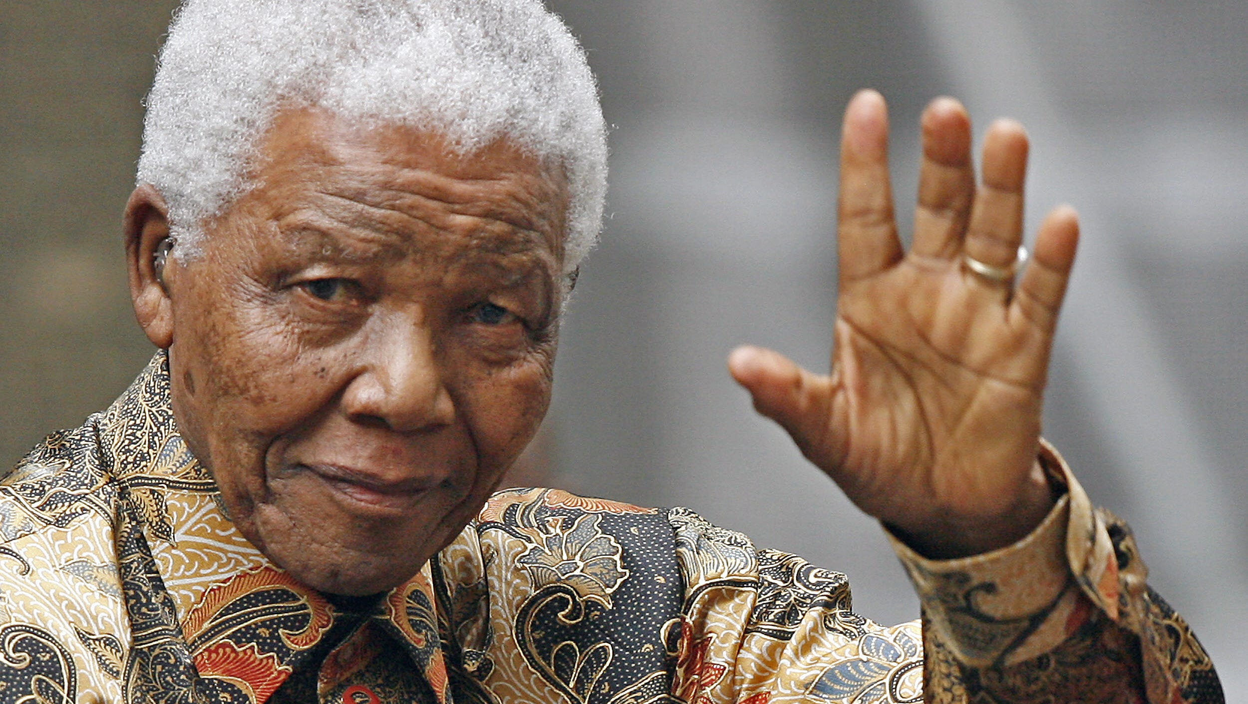 Nelson Mandela, rights activist, dies