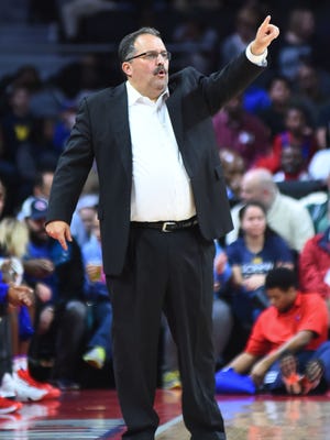 Detroit Pistons coach Stan Van Gundy directs his team during the second quarter against the Memphis Grizzlies at the Palace of Auburn Hills.