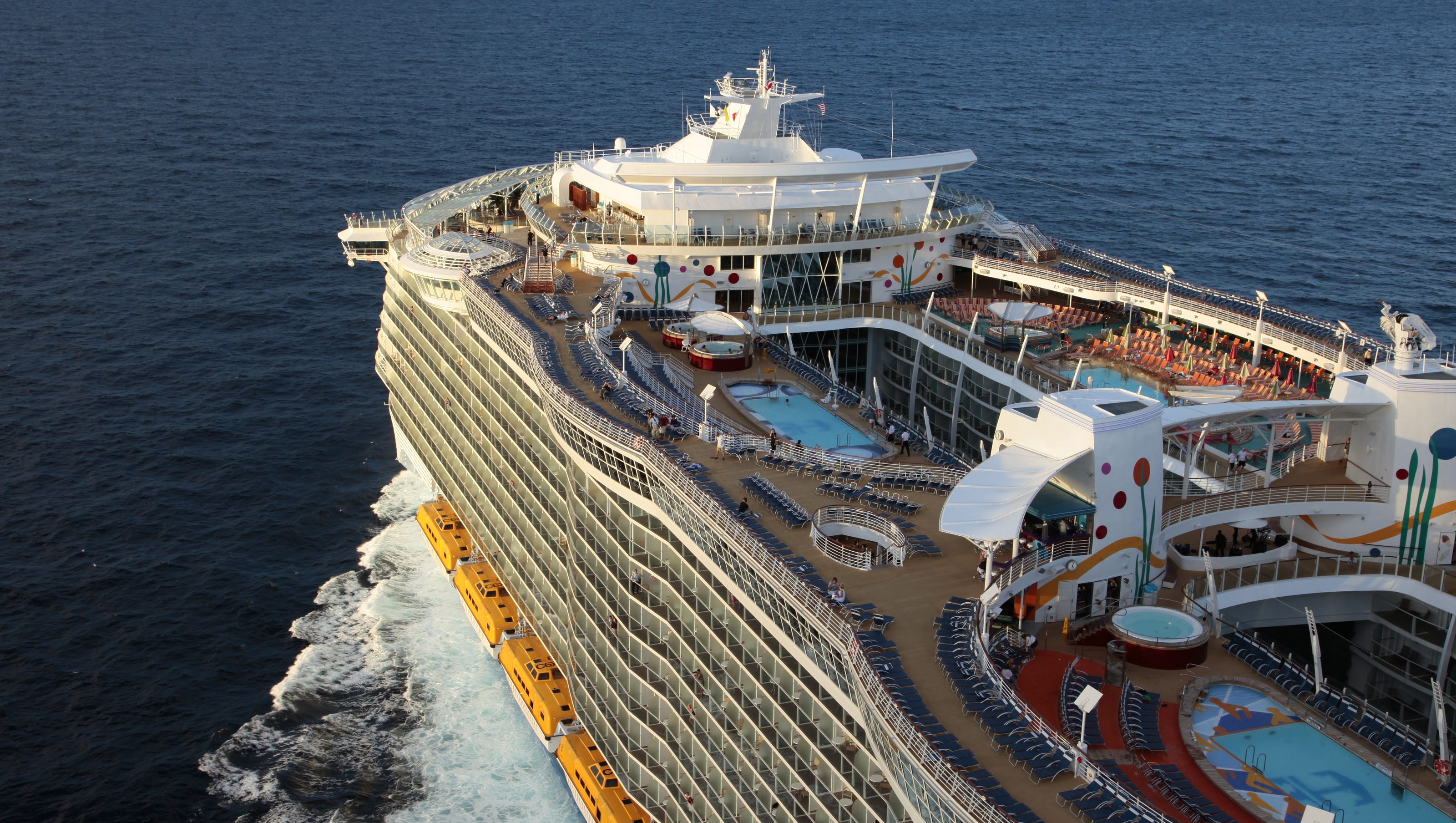 big cruise ship photos