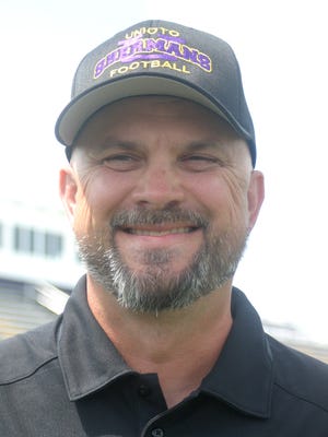 Jerry Hudnell, a Southeastern High School graduate and a former head coach of Unioto High School's football team, passed away on Tuesday due to health reasons. From 2009 to 2015, Hudnell was the head coach at Unioto.