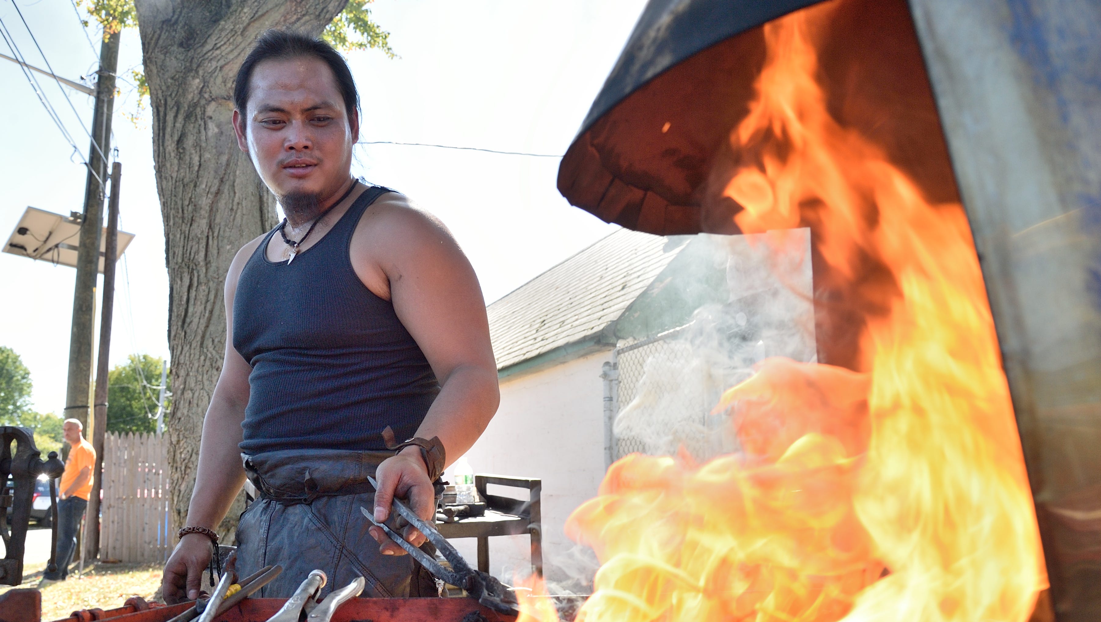 Amorous 945 repertoire Forged in Fire's' Ryu Lim competes with chili at Maywood's Fall Fest