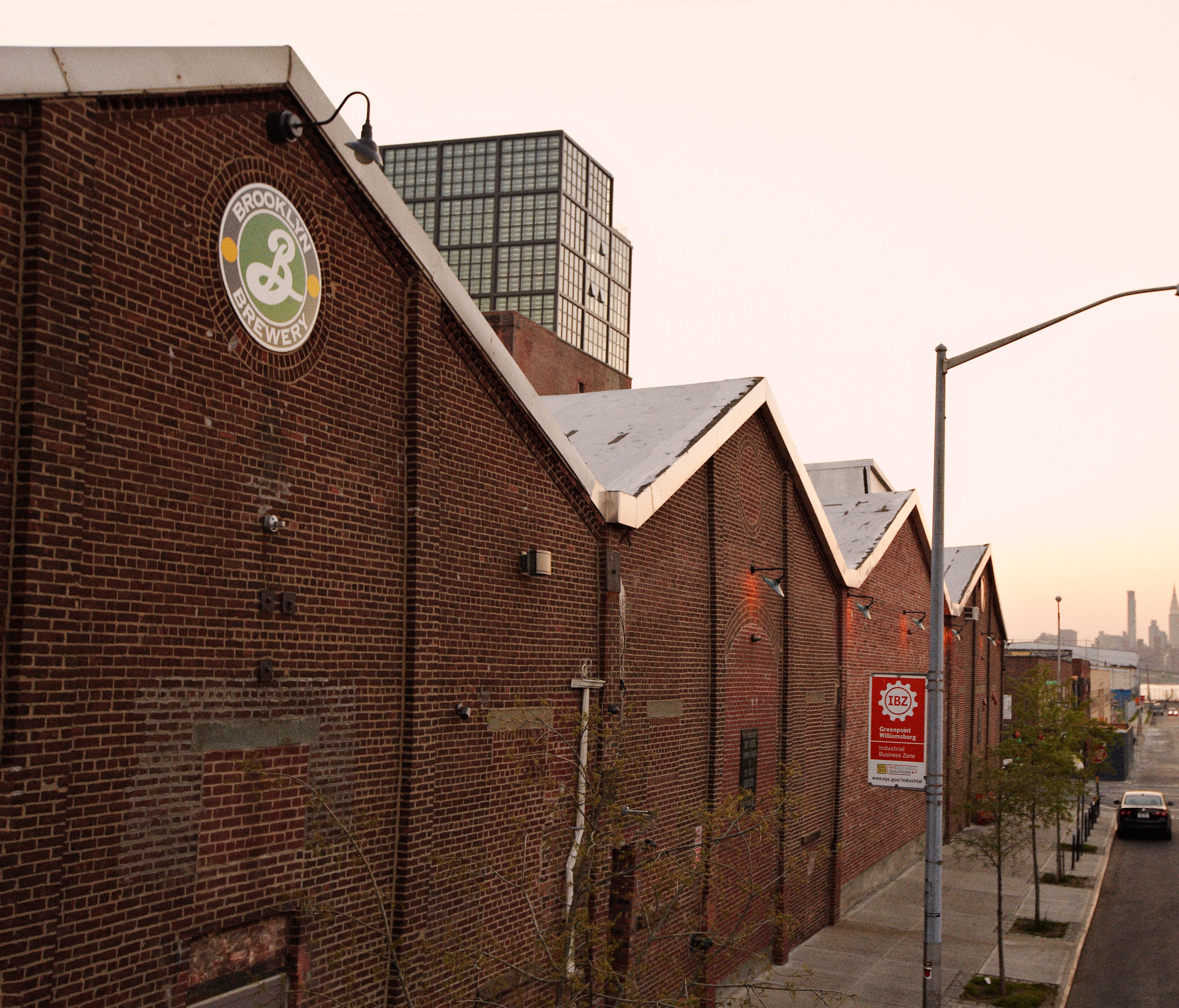 New York City's most iconic beer maker, Brooklyn Brewery began in the 1980s and opened its Williamsburg brewhouse and tasting room in 1996.