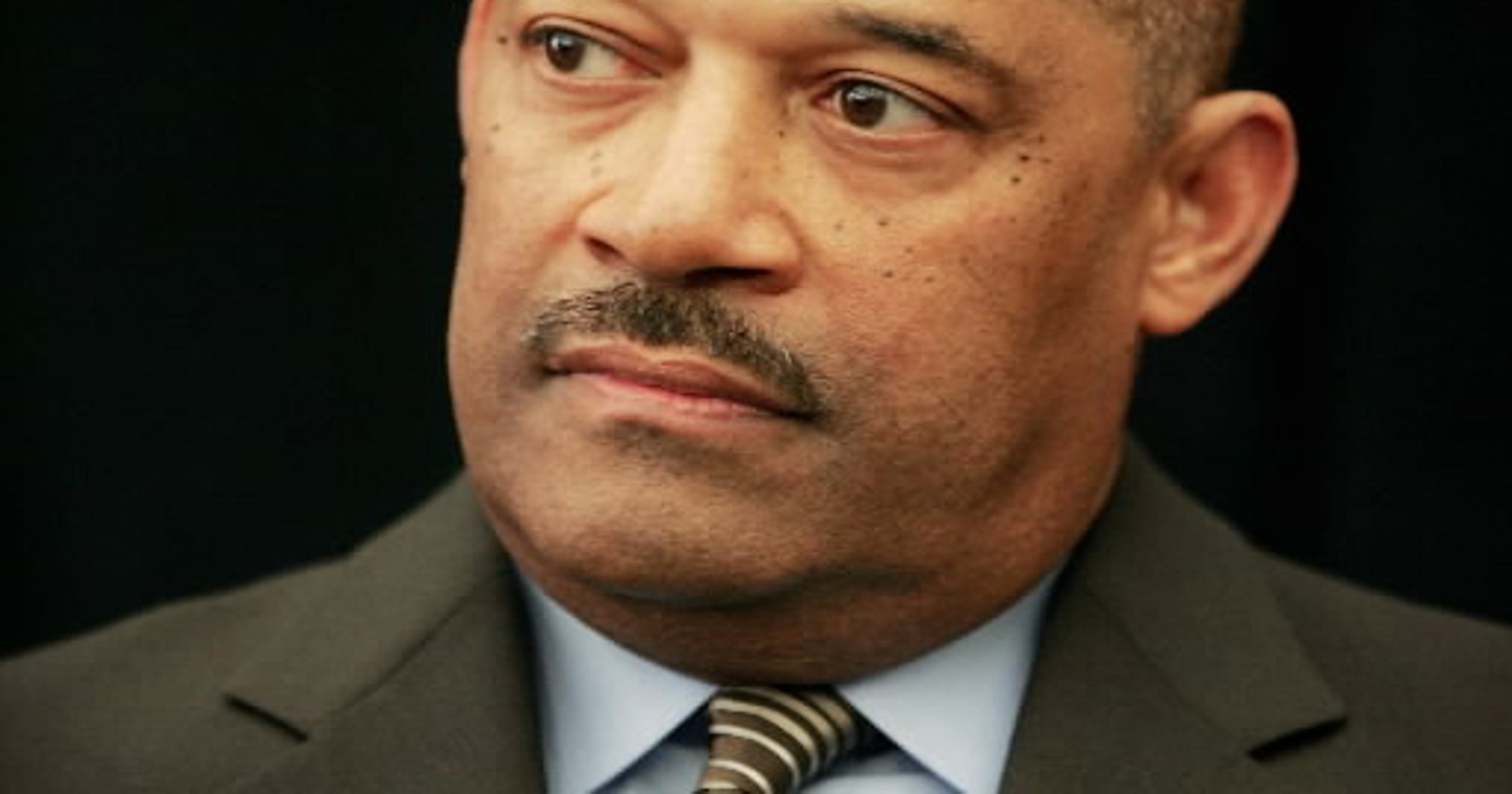 Apple names retired Boeing CFO James Bell to board