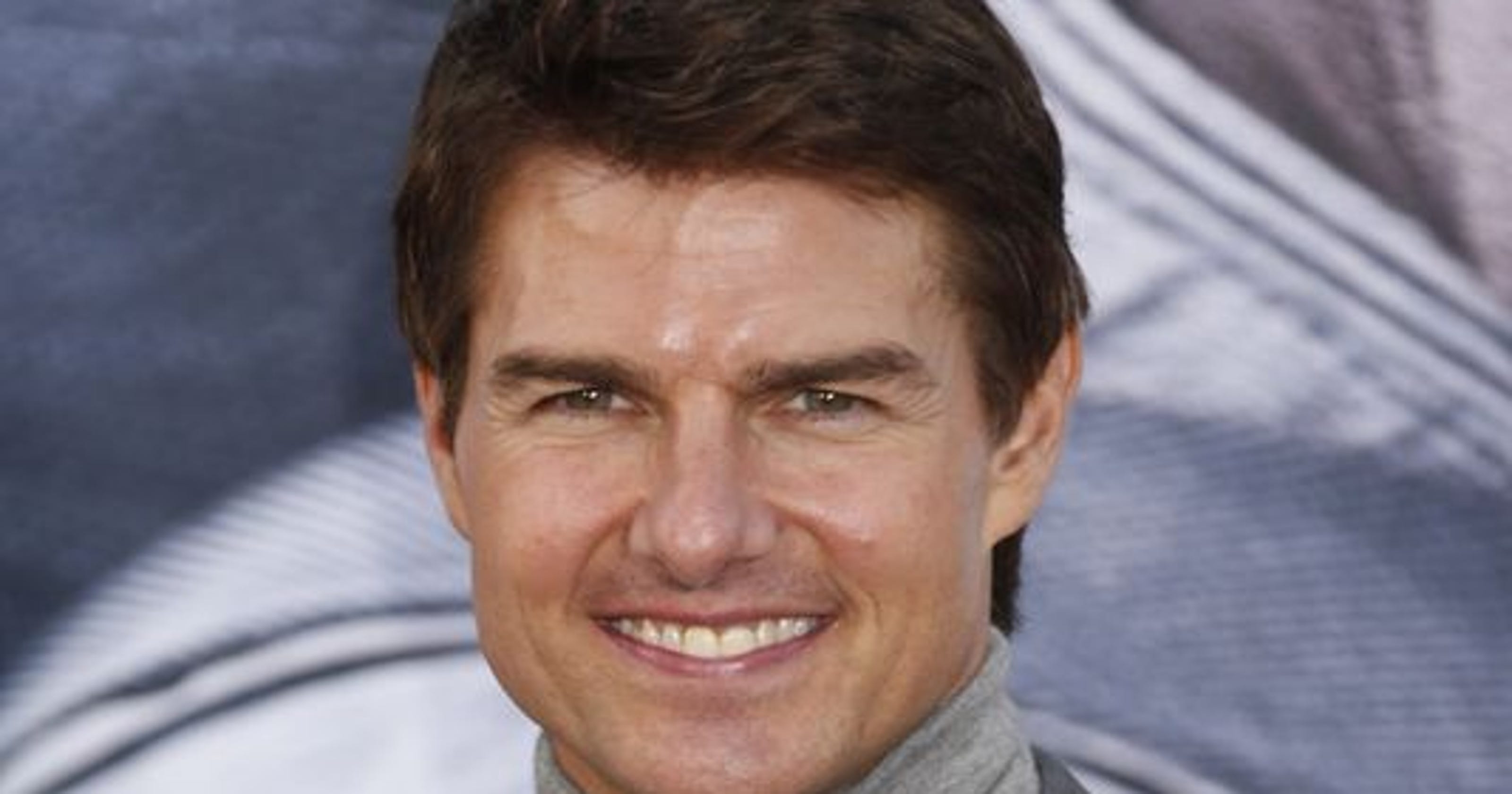 Tom Cruise attends Scientology ceremony