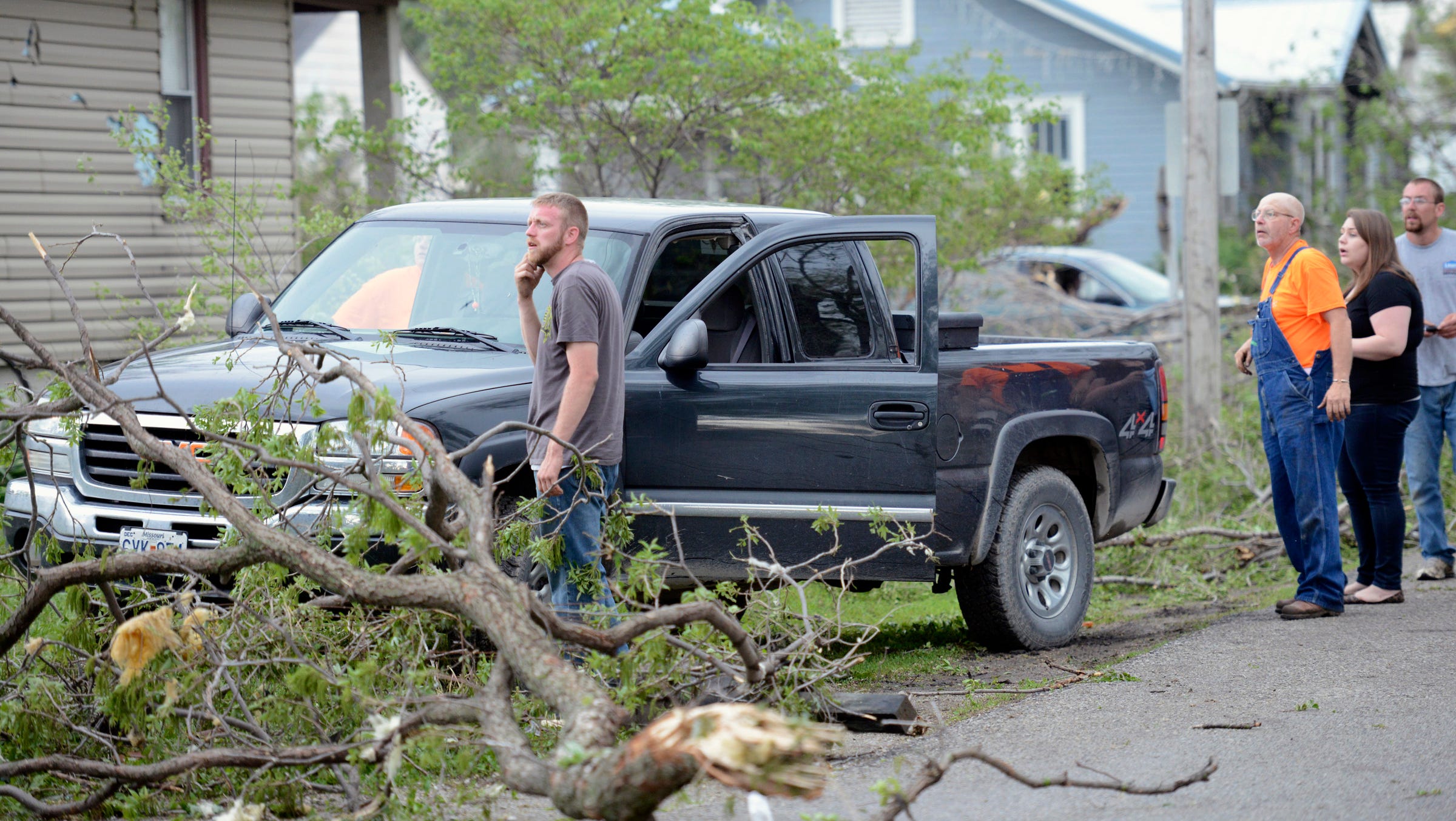 Missouri Town Cleans Up After Ef2 Tornado
