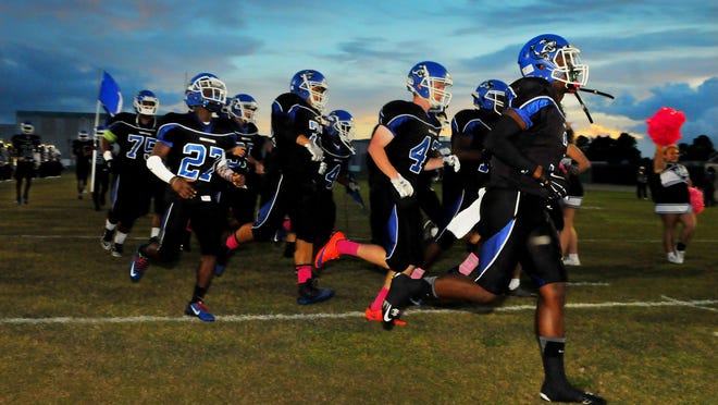 Heritage High headed to south to play at Jensen Beach High on Friday night.