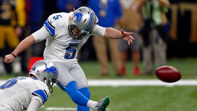 Lions kicker Matt Prater makes a field goal in the first half against the Saints on Sunday, Dec. 4, 2016.