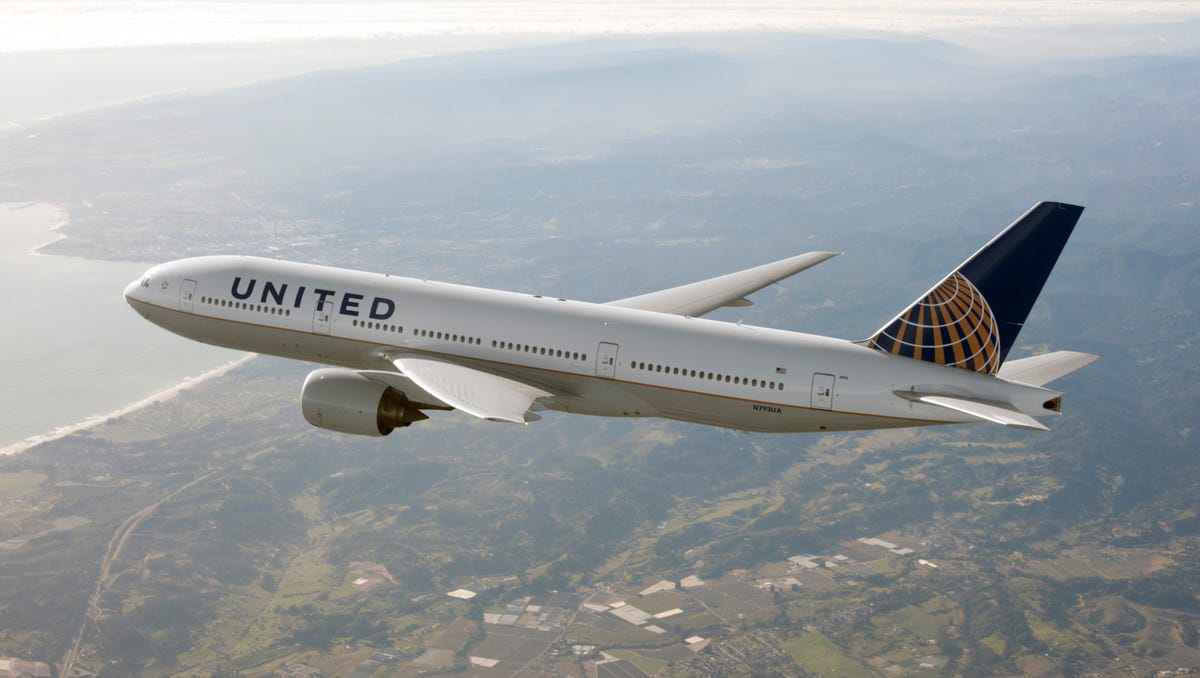 United Airlines is suspending flights in Arizona, Arkansas this fall