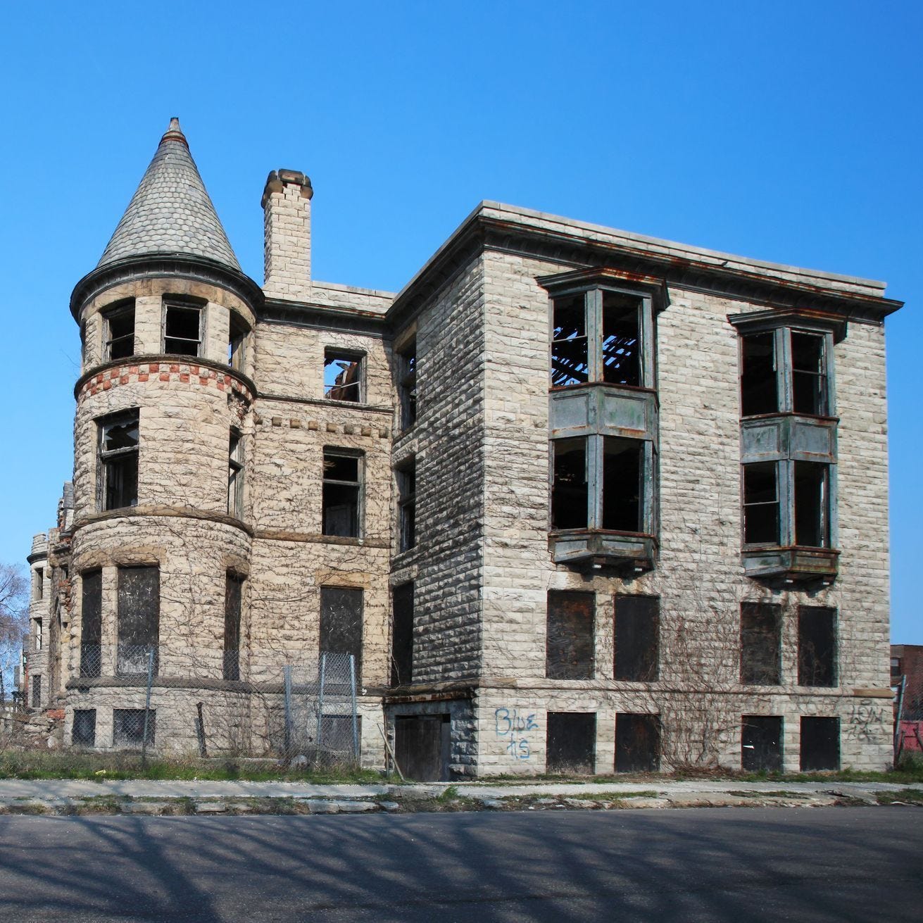 Each year, roughly 40 million Americans, or about 14% of the U.S. population, move at least once. Much of that movement includes younger people relocating within cities, but it is trends of Americans moving to warmer climates, more affordable areas, 