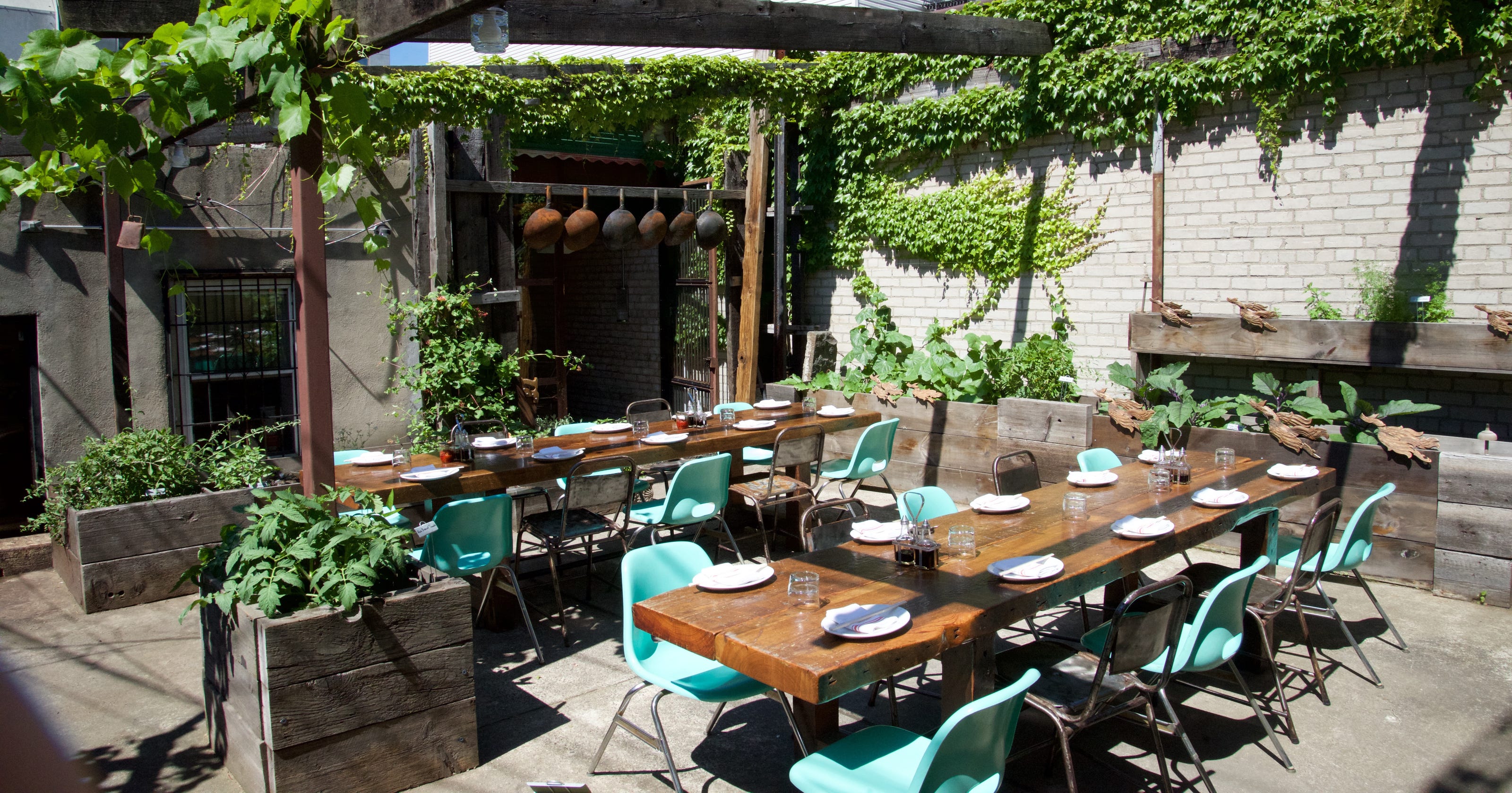 Al fresco dining in America's food cities