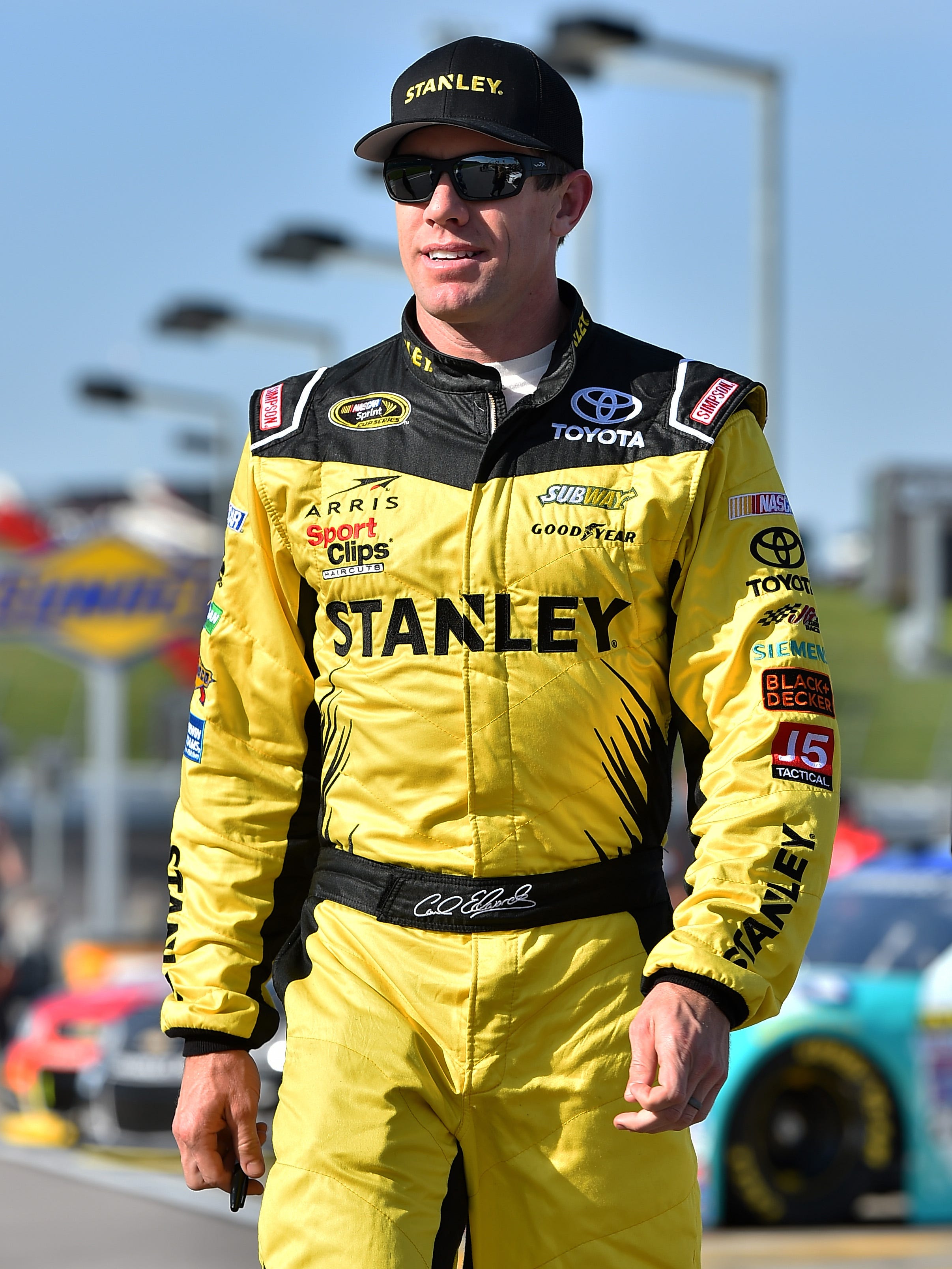 Nascar S Carl Edwards Flying High To Better Life