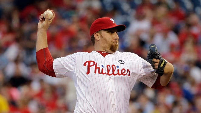 The Phillies’ Aaron Harang pitches Saturday during the third inning against the New York Mets in Philadelphia.