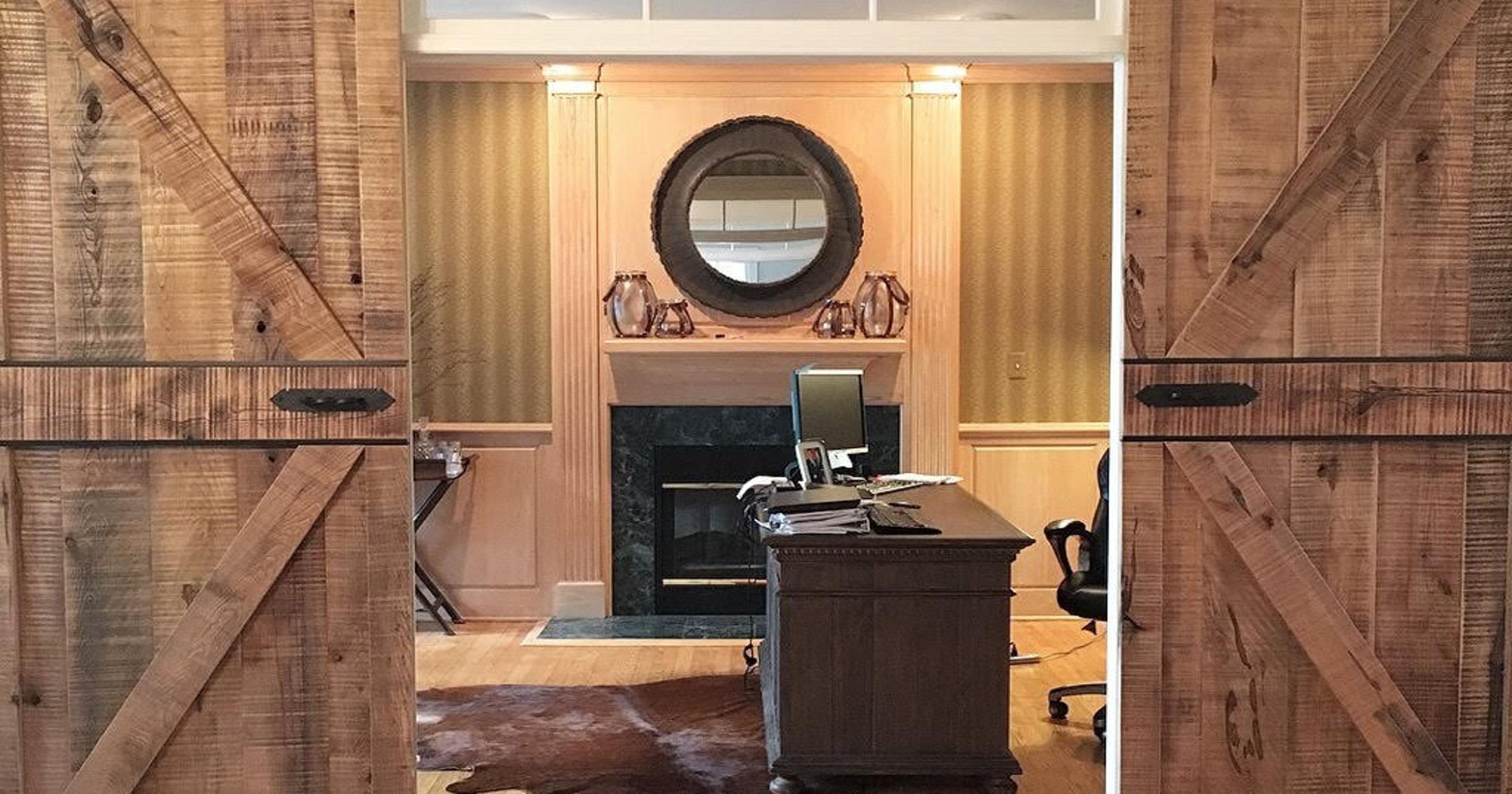 Decor Barn doors add style, function to any room