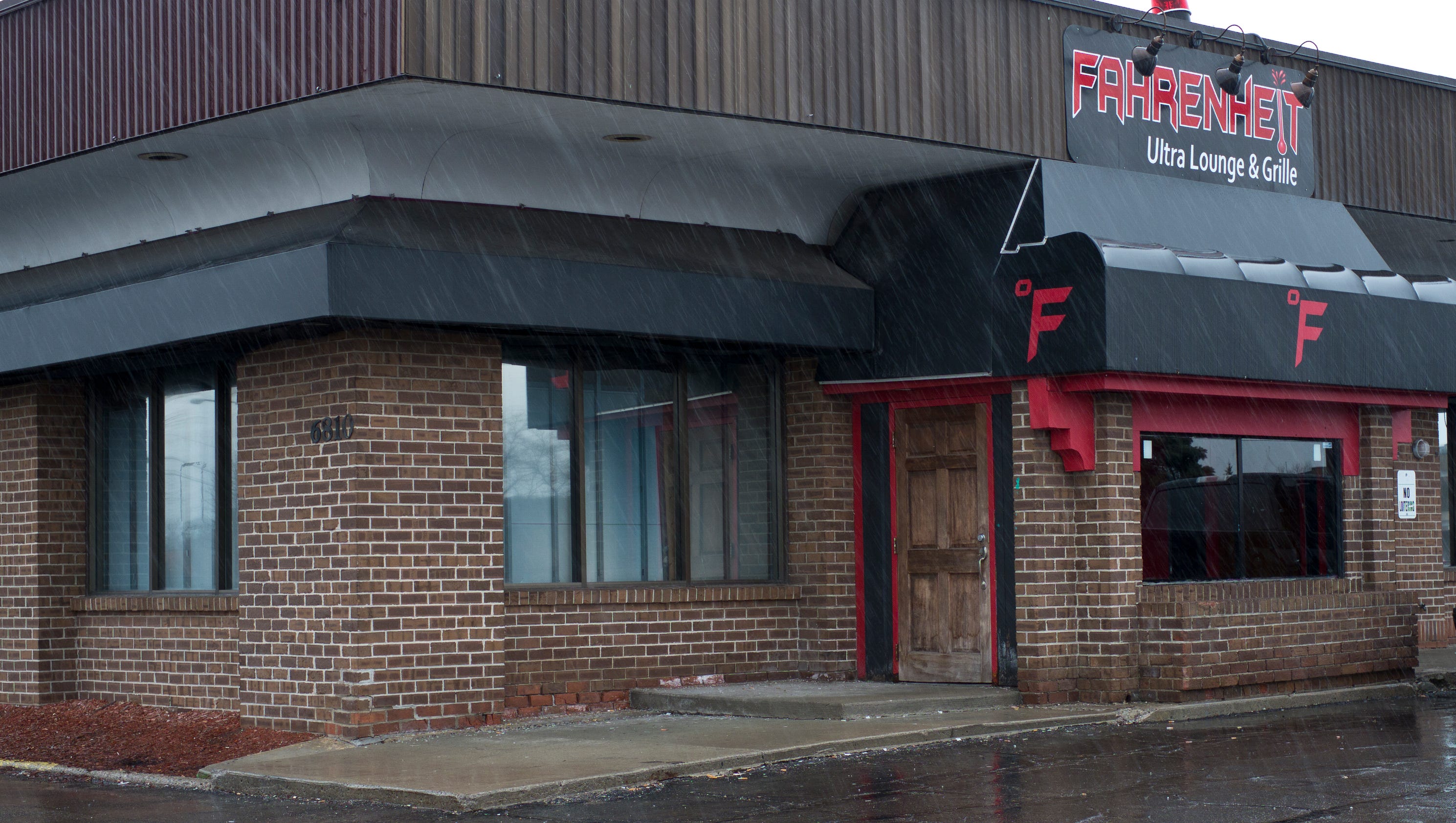 Three shot at south Lansing night club