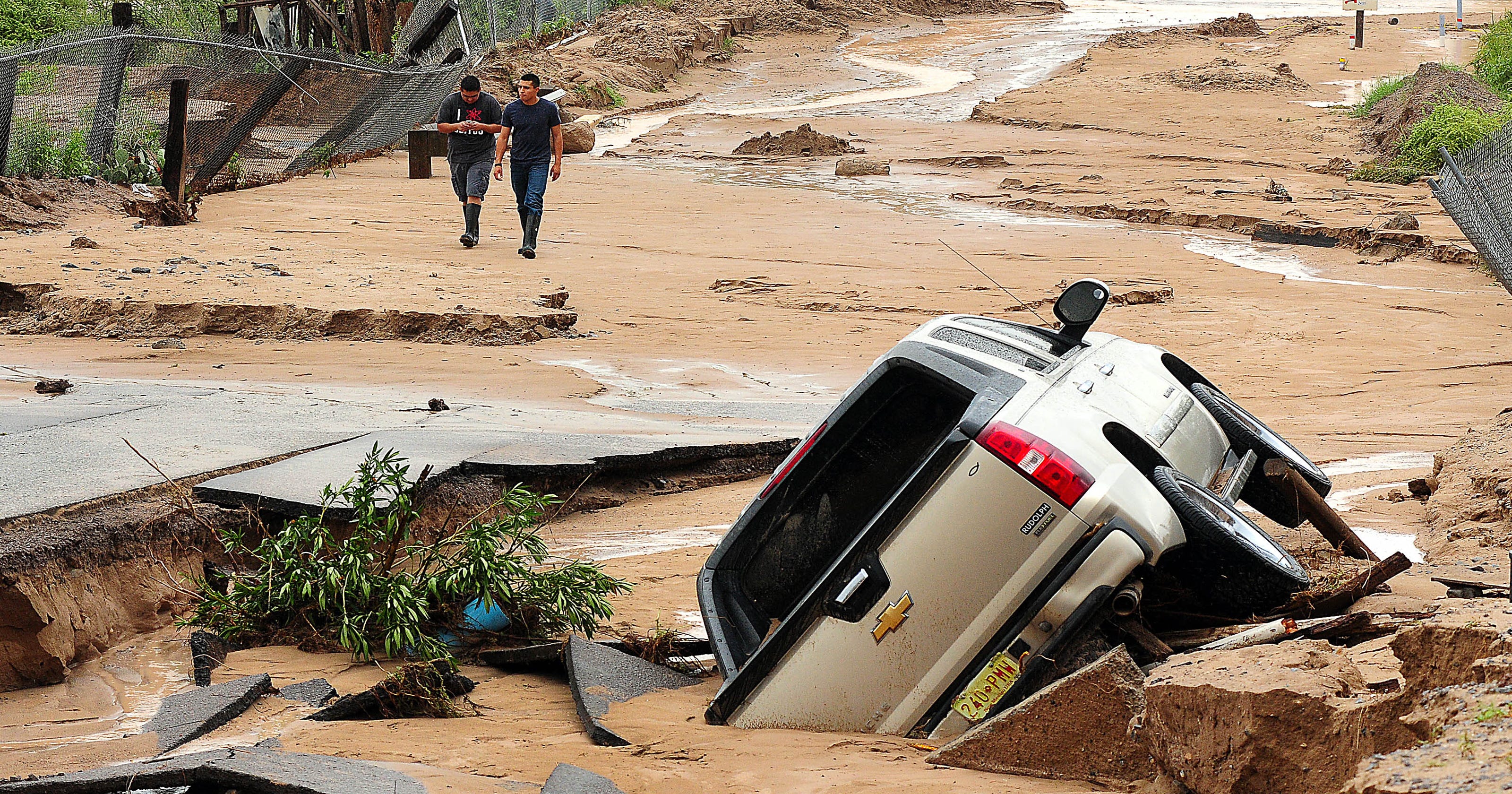 Heavy rain, floods swamp New Mexico