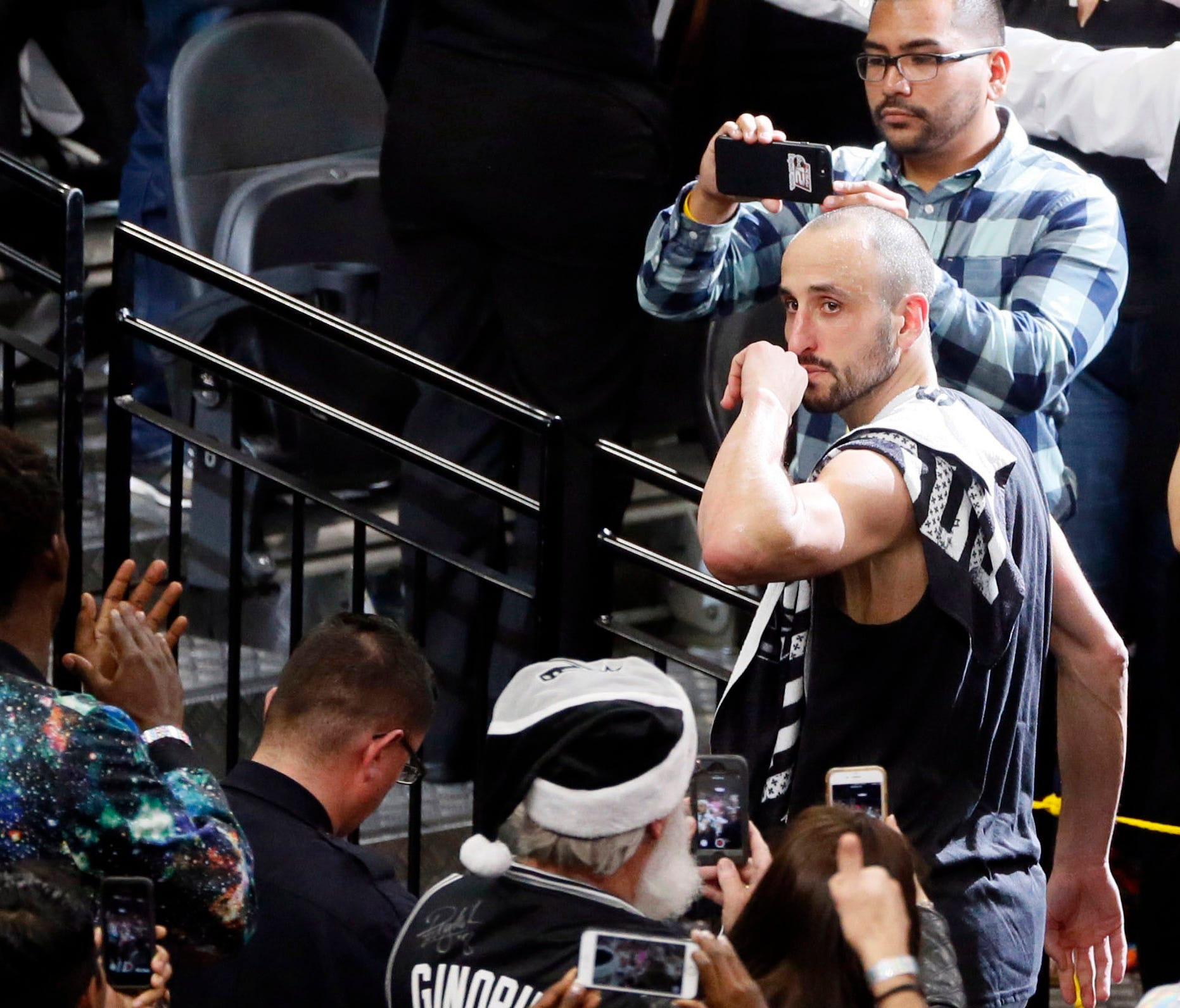 Manu Ginobili leaves the court after Game 4 of the Western Conference finals.