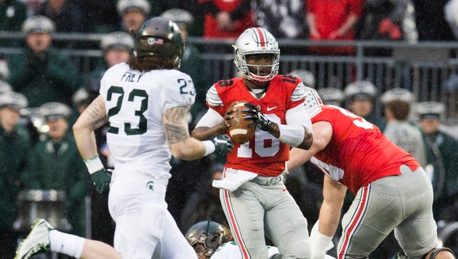 Michigan State Stopping Qb J T Barrett A Key To Beating Ohio State
