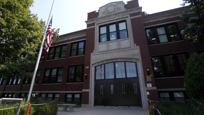 SPS including a center college high quality and performing arts ‘alternative’ program SPS including a center college high quality and performing arts ‘alternative’ program