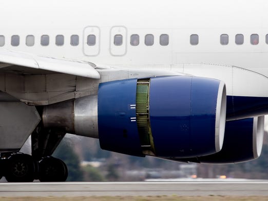 A Delta Air Lines Boeing 757 slows to a stop at Seattle-Tacoma