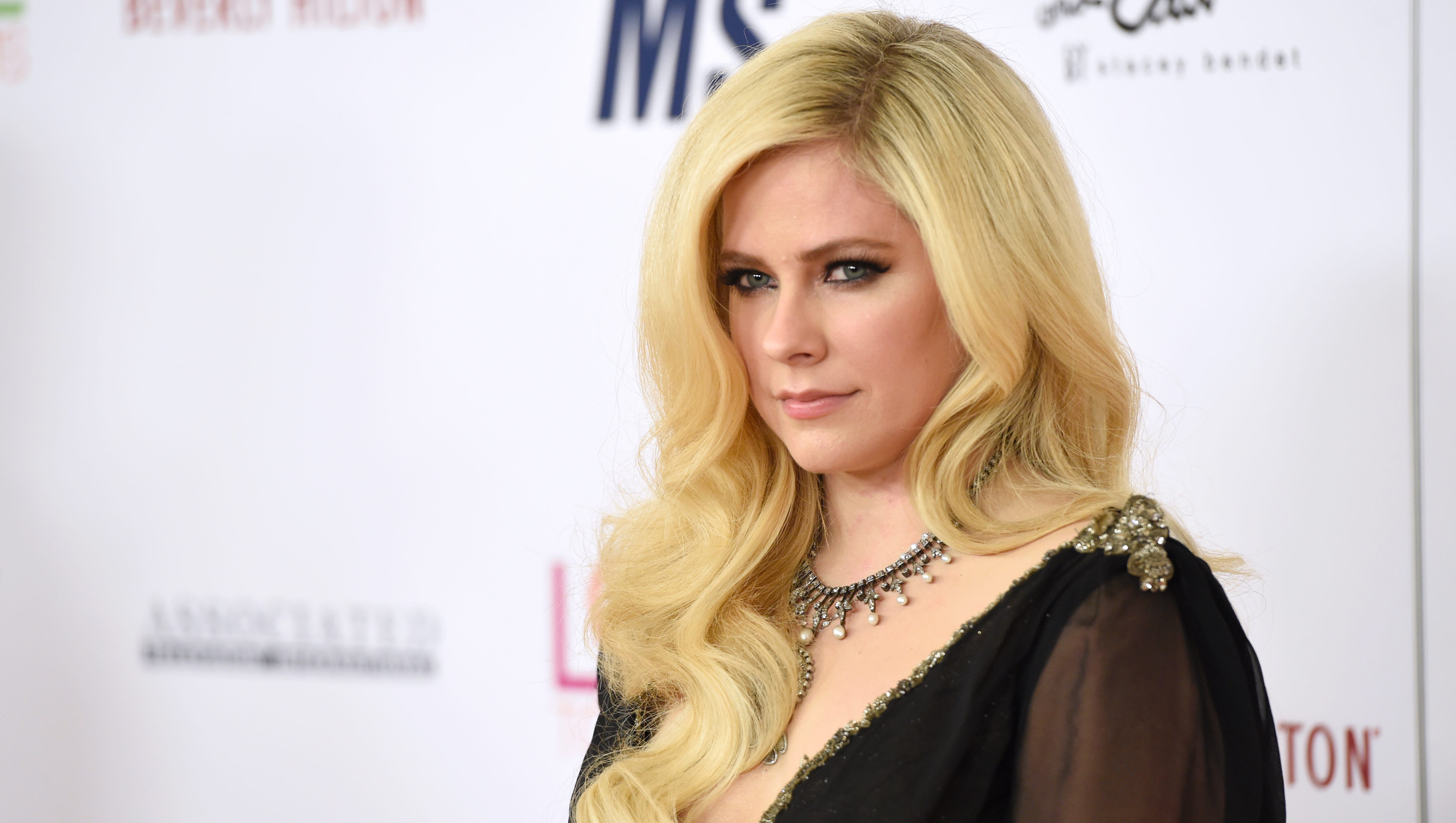 Avril Lavigne S First Single In Years Is About Fighting Lyme Disease