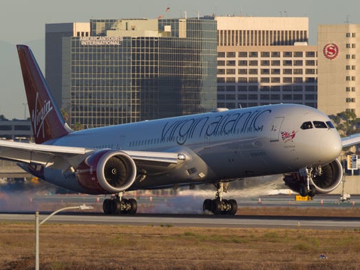 A Virgin Atlantic Boeing 787-9 lands at Los Angeles