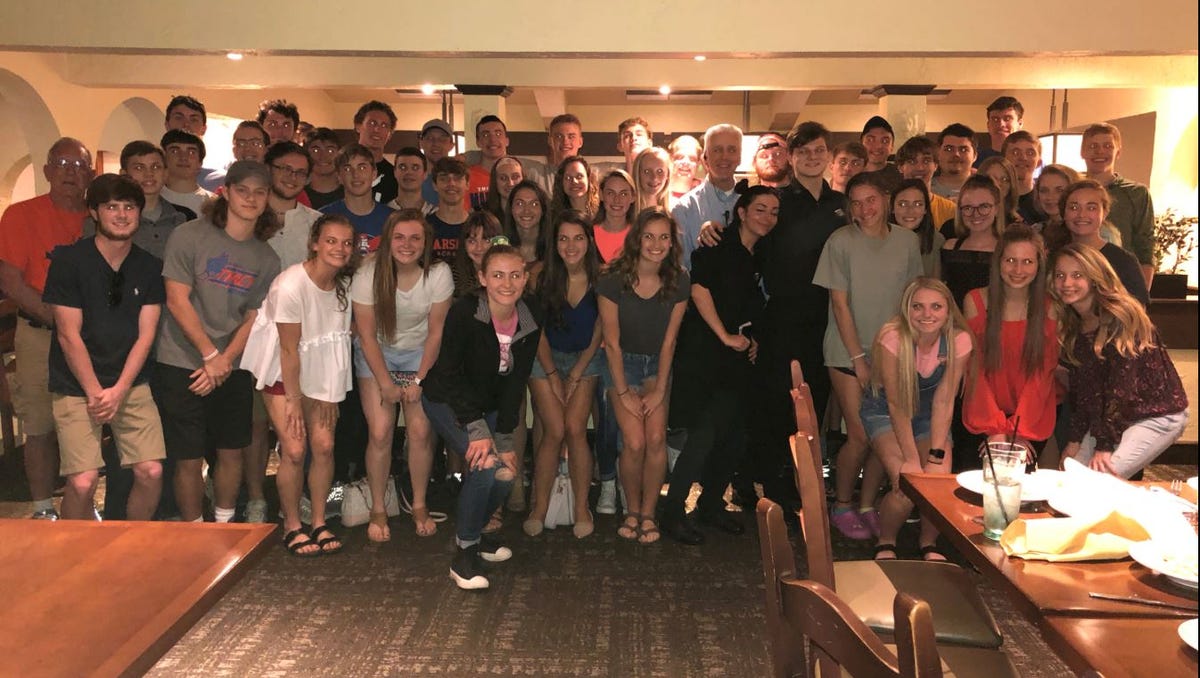 After Kentucky School Shooting Olive Garden Comps Track Team S Bill