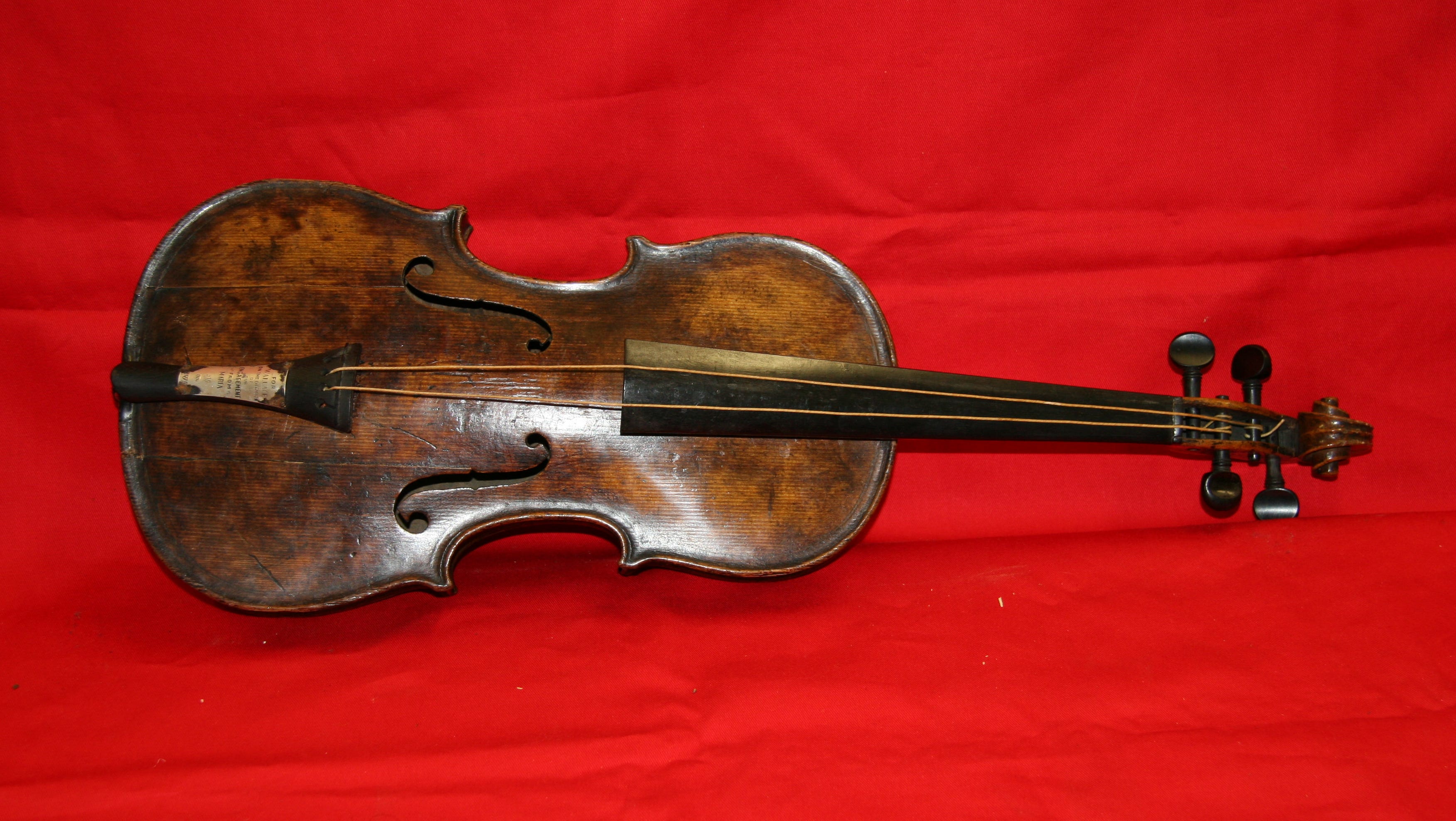 Violin that played as Titanic sank to go on sale