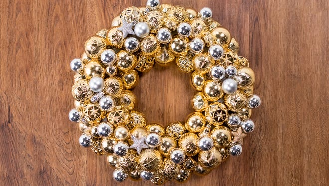 Ornament wreath DIY holiday craft.