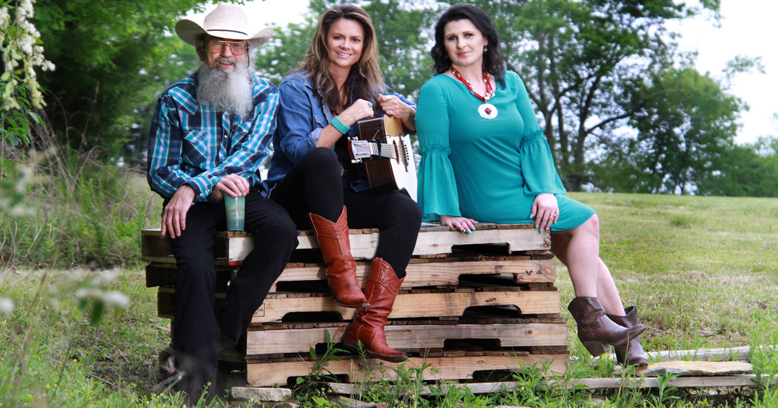 Uncle Si And The Sicotics Throwback Man 'Duck Dynasty' takes a step in music biz with Uncle Si and the Sicotics