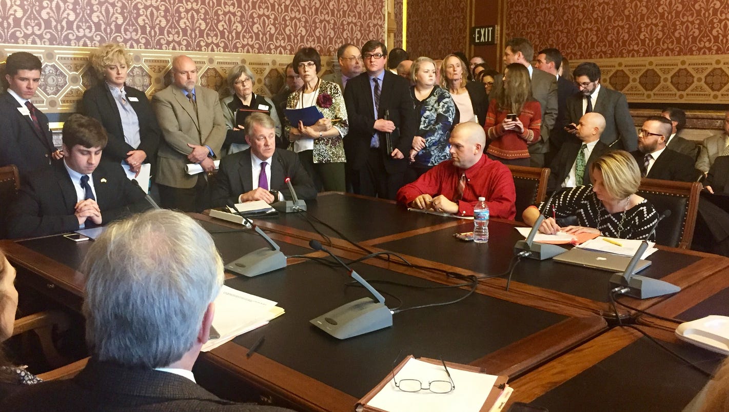 Education Savings Grant program advances in Iowa House 1