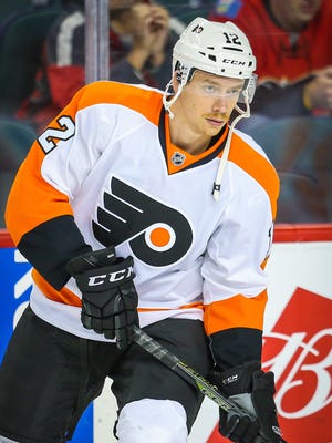 The Flyers left winger Michael Raffl agreed to a three-year extension Sunday afternoon.