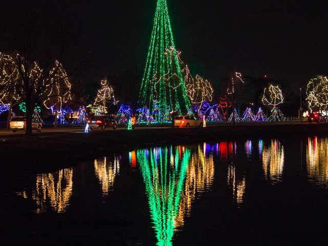 10 Holiday Lights Displays Around Wisconsin In 2018