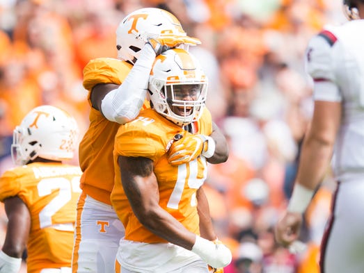 Tennessee linebacker Quart'e Sapp (14) celebrates a