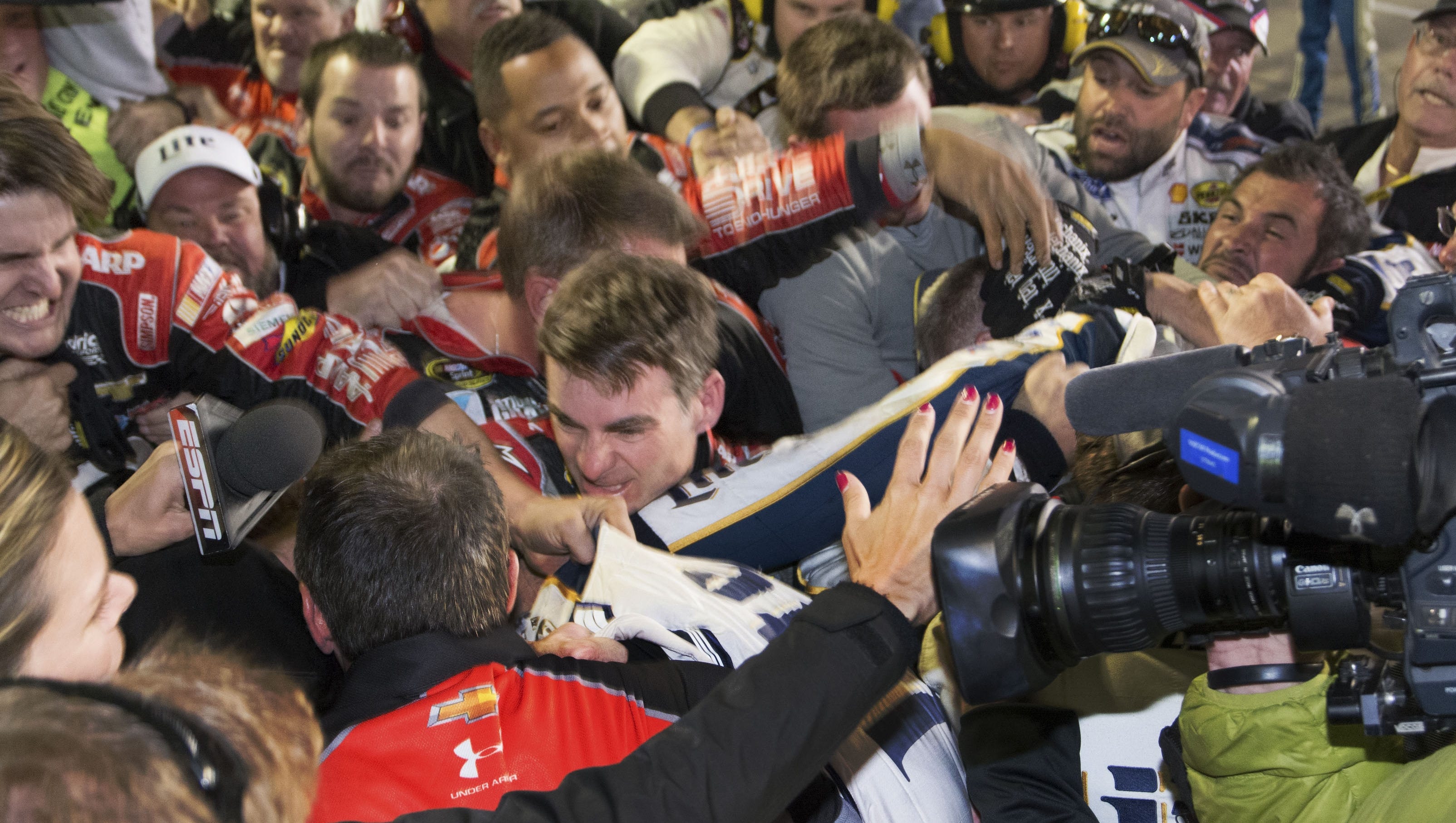 635508068309130120c03fight1105.jpg?width=3200&height=1808&fit=crop