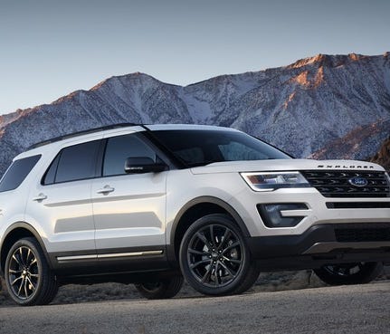 With Ford's current discounts, the 2017 Explorer XLT can be had for under $33,000.