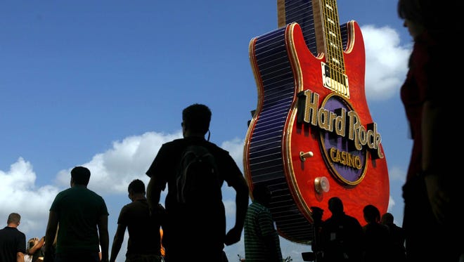 The Hard Rock is offering free burgers to those willing to "sing for their supper" tonight.