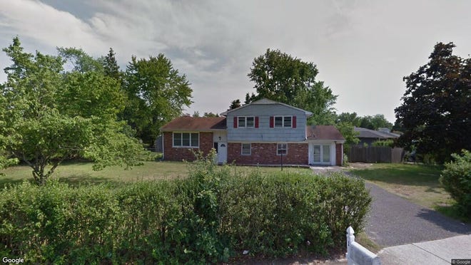This Google Street View image shows the approximate location of 1 Glenwood Road in Toms River. The property at this address changed hands in March 2019, when  Luis Abreu  and  Elizabeth Del Castillo   bought the property from  Tak Po Lee  for $272,000.