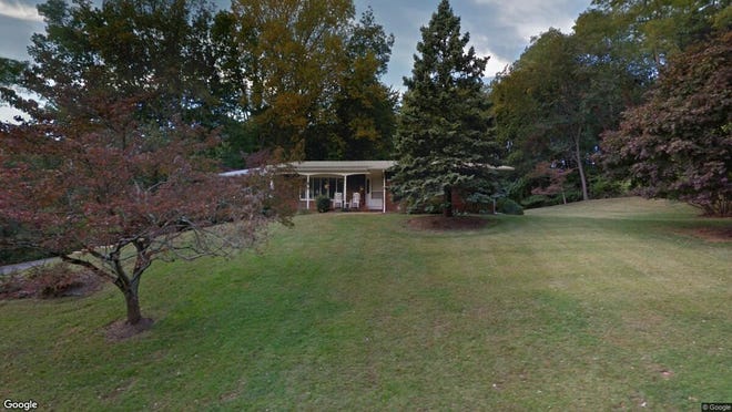 This Google Street View image shows the approximate location of 8 Stoecker Road in Holmdel. The property at this address changed hands in May 2019, when  Steven Monteforte  bought the property from Robert C and Lisa Lyons  for $525,000.