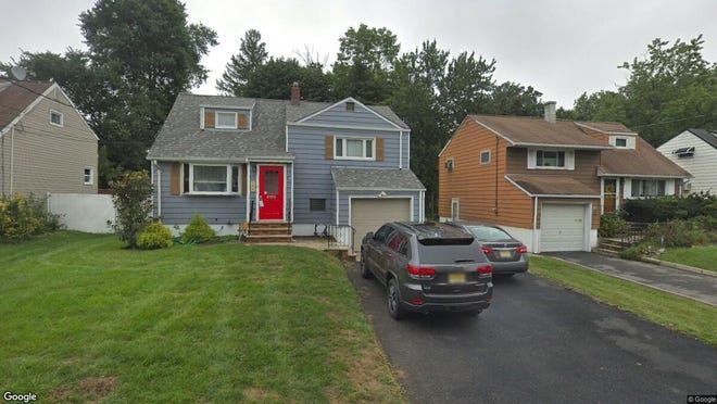 This Google Street View image shows the approximate location of 194 Mc Farlane Road in Woodbridge. The property at this address changed hands in October 2019, when new owners bought the property for $340,000.