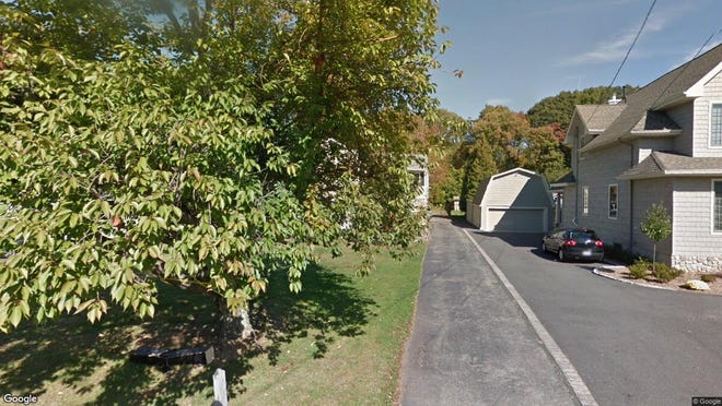 This Google Street View image shows the approximate location of 10 Ricker Road in Kinnelon. The property at this address changed hands in October 2019, when new owner bought the property for $397,000.