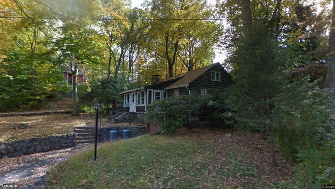 This Google Street View image shows the approximate location of 7 Toboggan Trl in Kinnelon. The property at this address changed hands in December 2019, when new owner bought the property for $265,000.