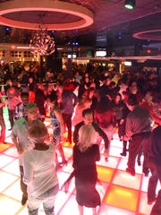 dance bob pantano party adelphia still parties magic dancers crowd deptford floor restaurant hudson curt