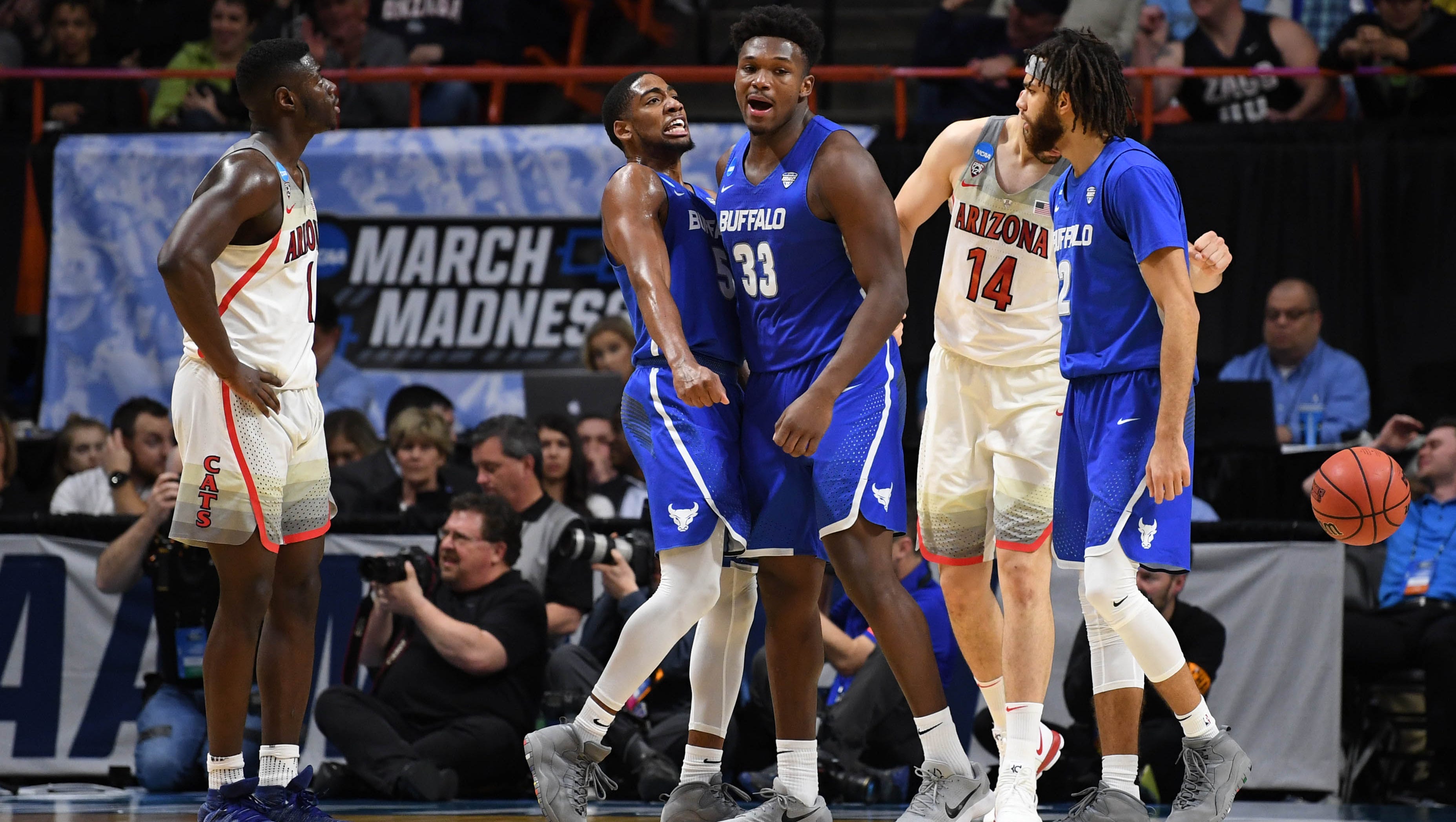 Arizona Basketball S Shocking Loss Leaves Everyone With Questions
