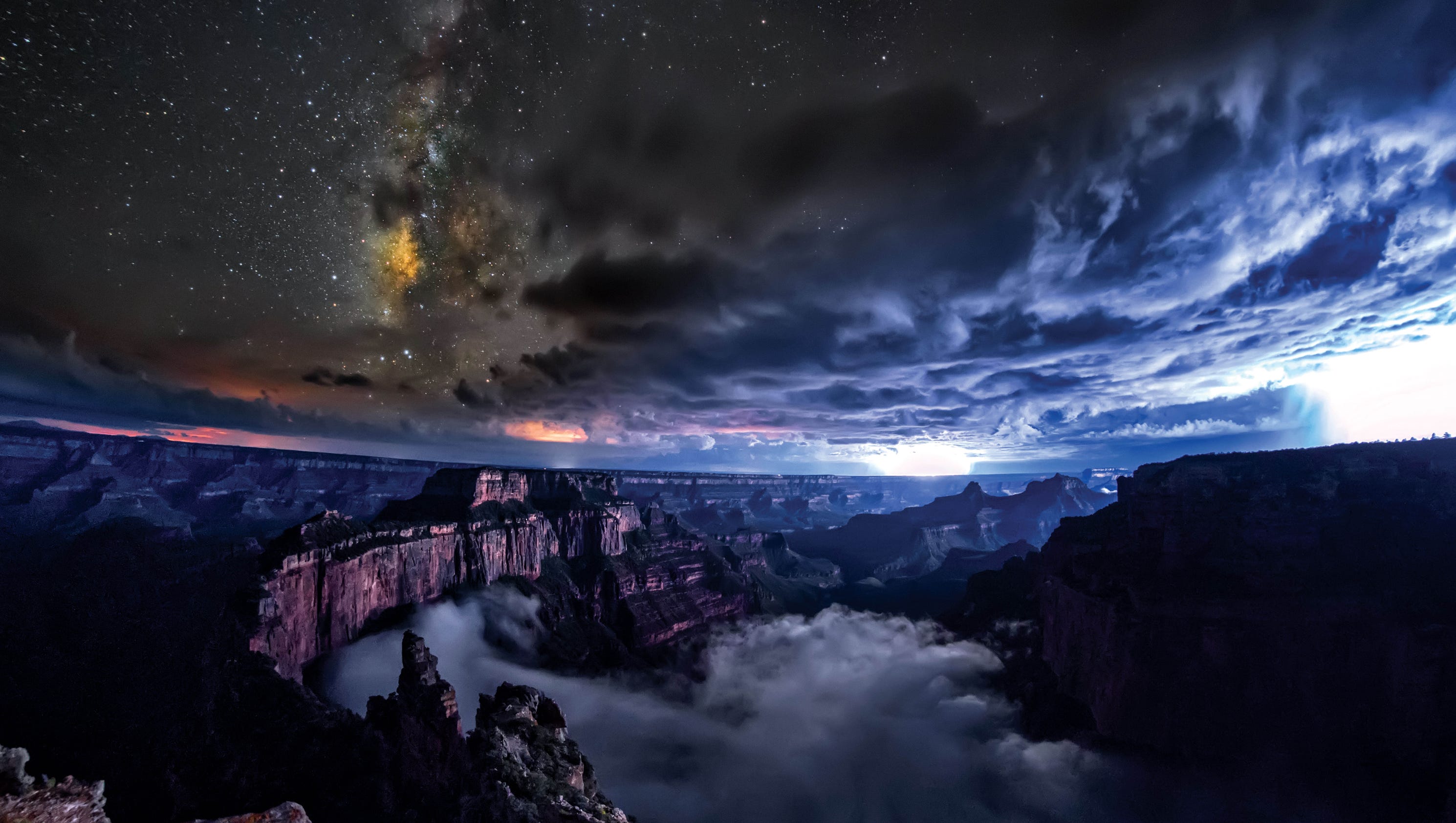 Stunning viral video shows Grand Canyon filled with ocean of clouds