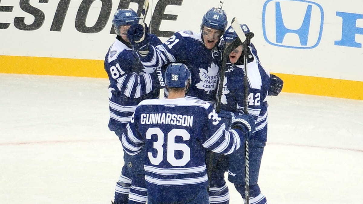 Maple Leafs Tyler Bozak Ices Winter Classic In Shootout