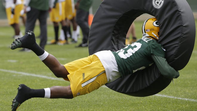 Green Bay Packers cornerback Damarious Randall participates in a drill during a May 24 OTA practice at Ray Nitschke Field.
