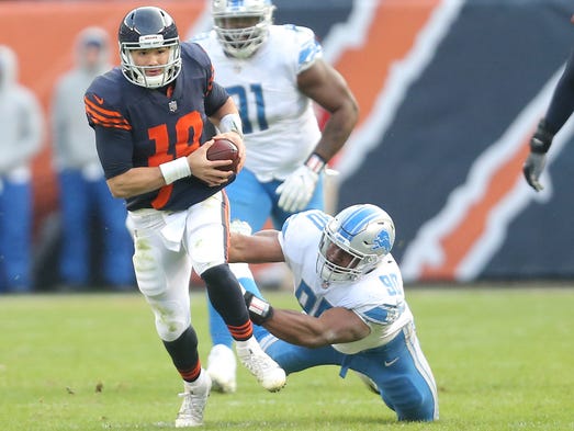 Chicago Bears quarterback Mitchell Trubisky runs out