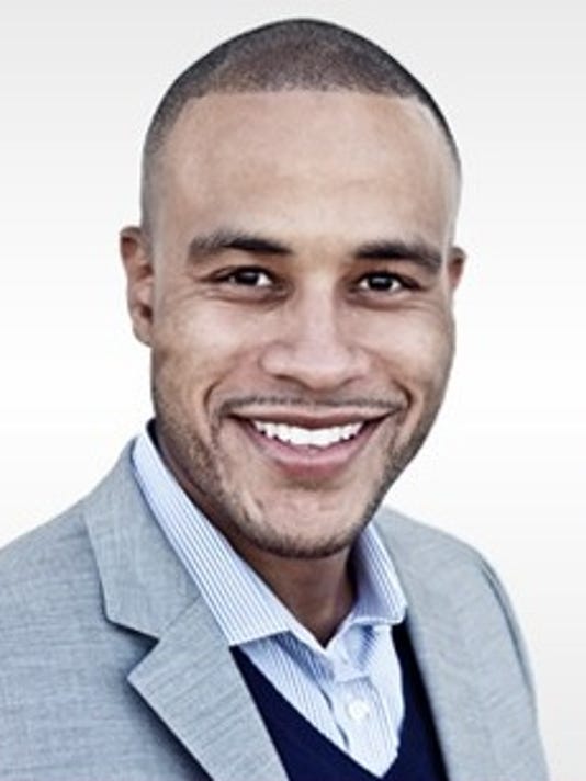 DeVon Franklin speaks in Fort Myers