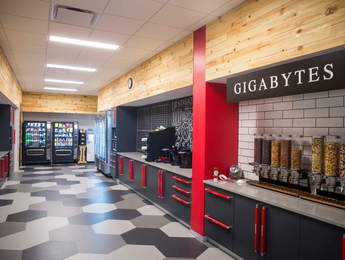 Photos HyVee Inc.’s new Helpful Smiles Technology center in Grimes