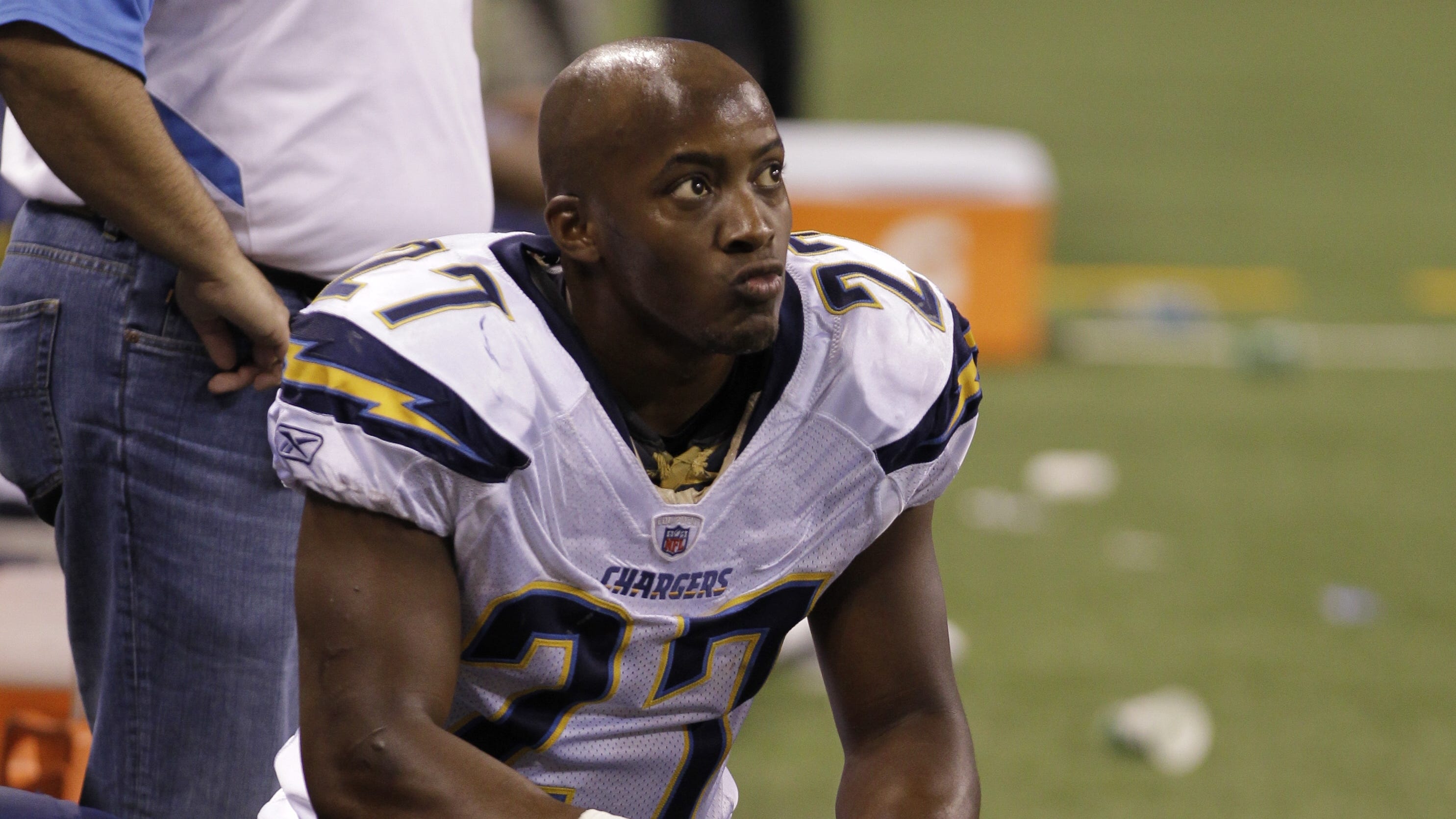 Chargers Devastated By Ex Db Paul Olivers Suicide